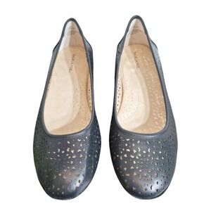 Solanz Cailyn Women's Size 11M Black Perforated Laser Cut Ballet Flats F30424